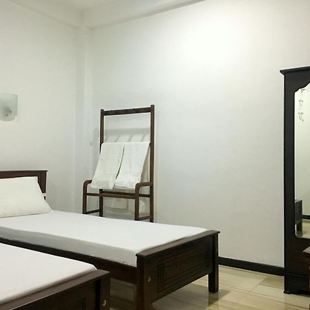 Anthony Guesthouse Hikkaduwa Kültér fotó