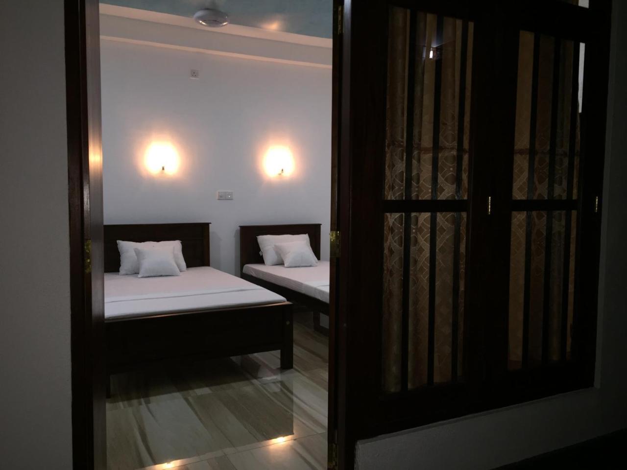 Anthony Guesthouse Hikkaduwa Kültér fotó