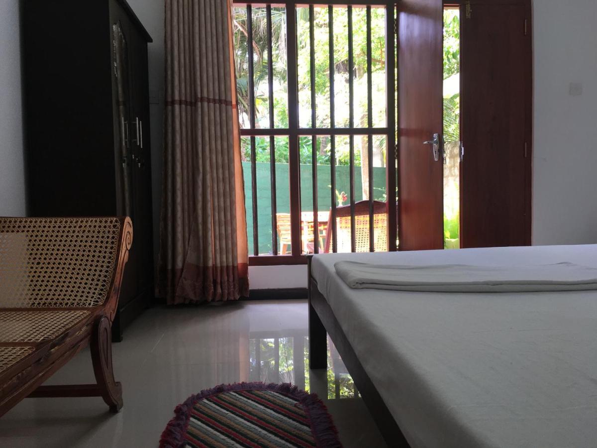 Anthony Guesthouse Hikkaduwa Kültér fotó